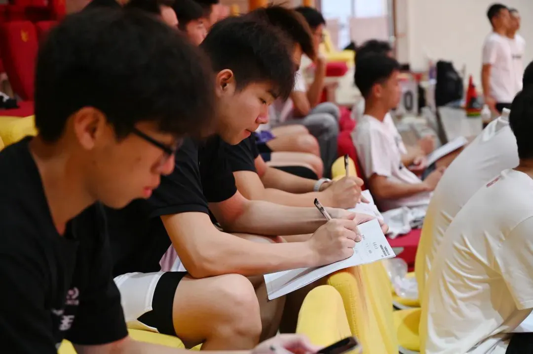 中学篮球战术训练方法有哪些_0